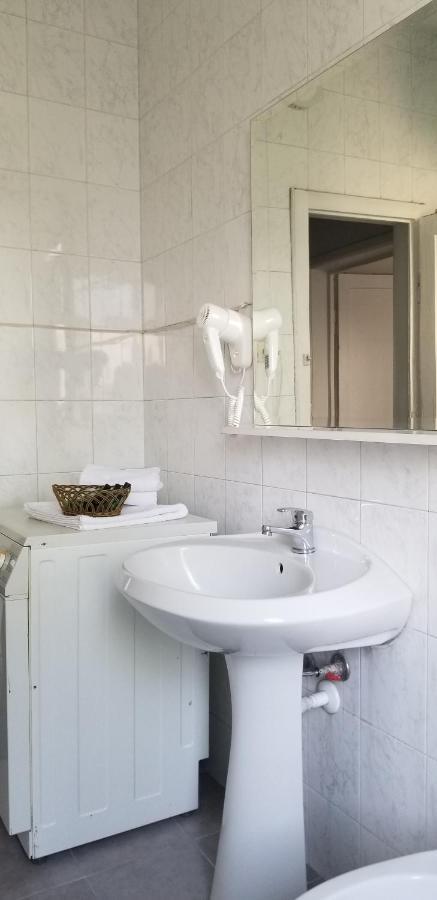 Spacious And Cozy Apartment - Ajia Apartment Tirana Kültér fotó
